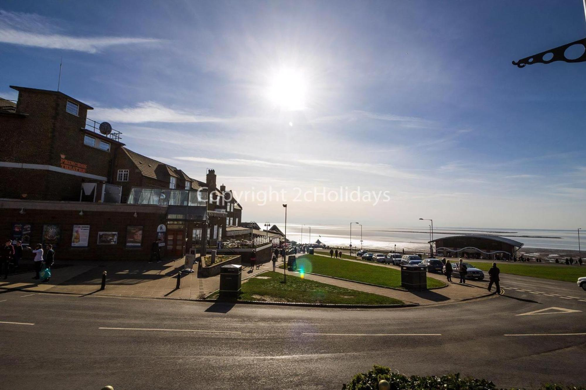 Beautiful Caravan With Decking At Wifi At Manor Park, Hunstanton Ref 23098T Exterior photo