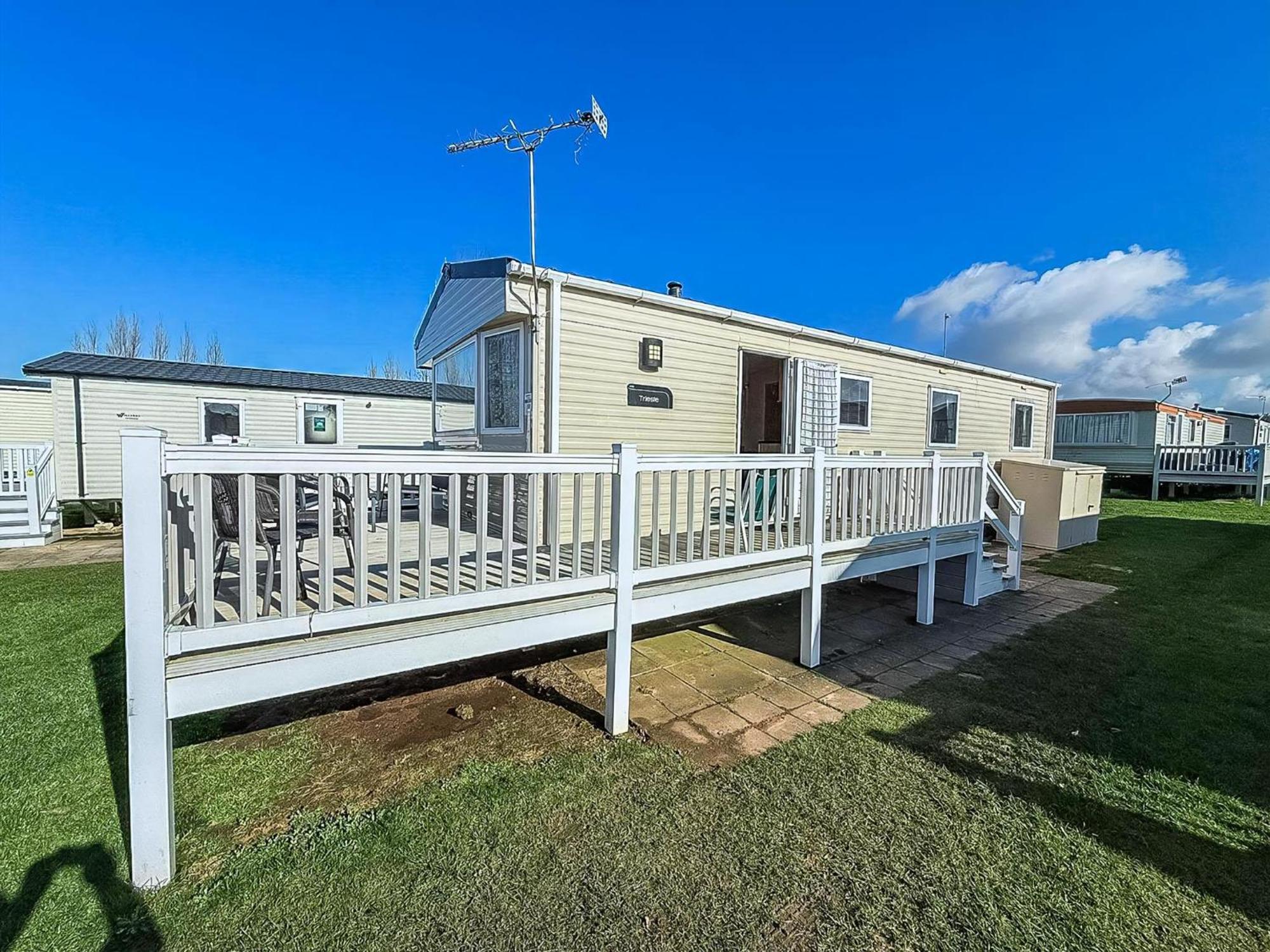 Beautiful Caravan With Decking At Wifi At Manor Park, Hunstanton Ref 23098T Exterior photo